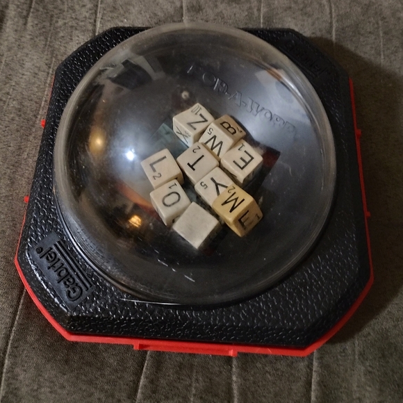 Vintage Pop-A-Word game - Picture 3 of 4